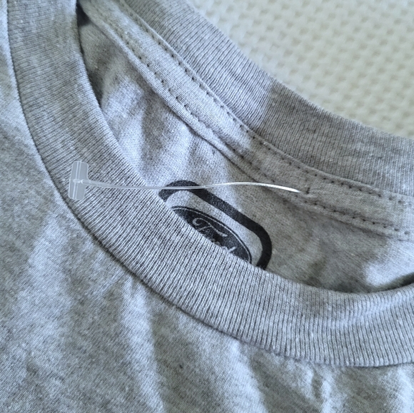 Official Licensed Ford Mustang🐎 Graphic Tee👕 - NWT - Picture 6 of 12